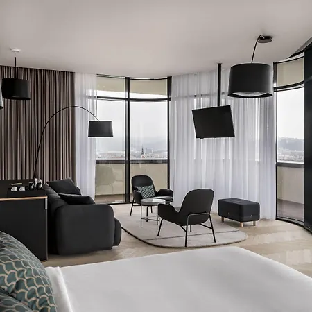 Courtyard By Marriott 4*