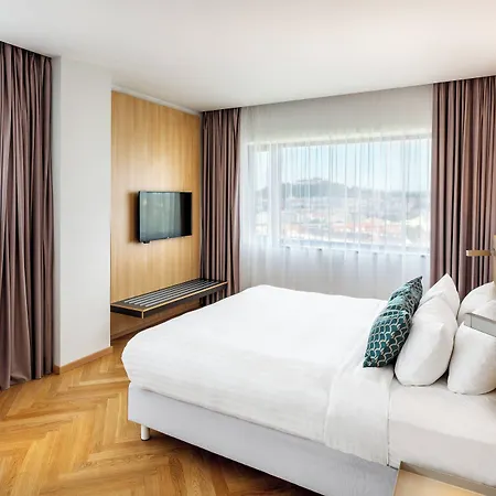 Courtyard By Marriott Hotel 4*