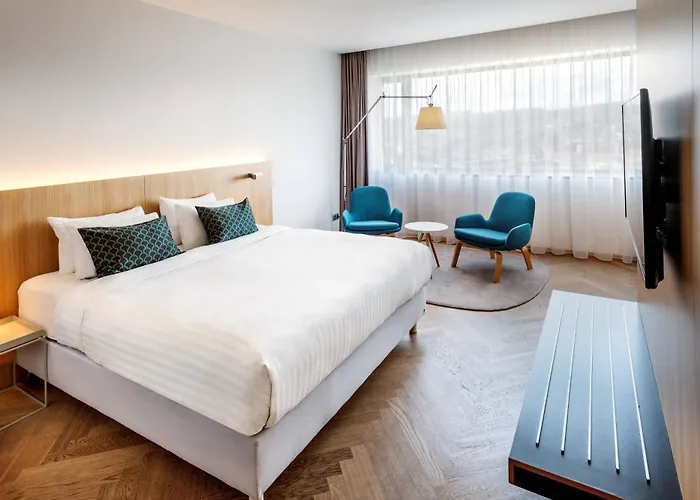 Courtyard By Marriott Hotell 4*