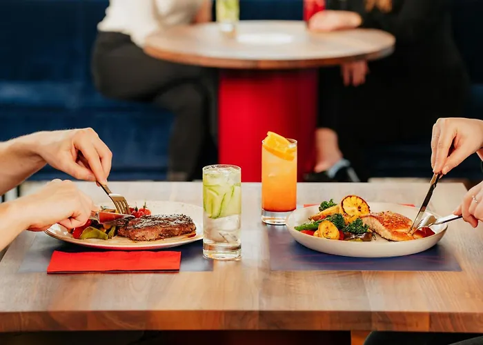 Courtyard By Marriott Hotell