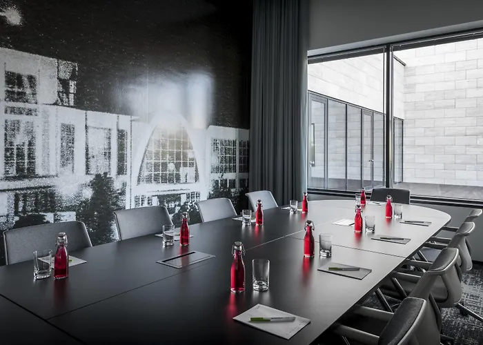 Ξενοδοχείο Courtyard By Marriott 4*